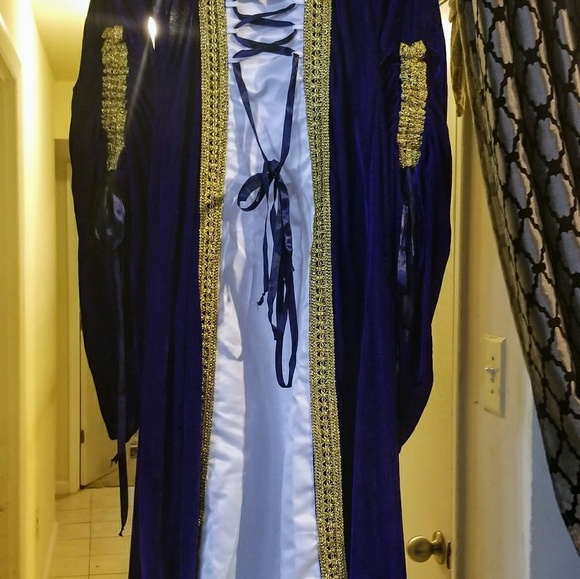 Princess dress - Picture 3 of 5